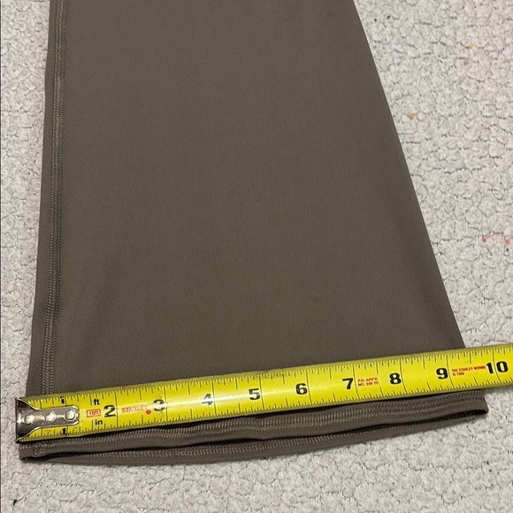 Under Armour UA Motion Flare Pants High Waist Taupe/olive green size M- - Picture 9 of 13